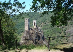 Partez pour une randonnée qui raconte Peyrusse-le-Roc à travers son histoire et ses paysages - dimanche 13 septembre 2026 1 Photo Peyrusse Roc Del Thaluc scaled