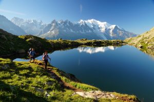 Rando classique Couple sur GR en montagne (2) © Nicolas Vincent